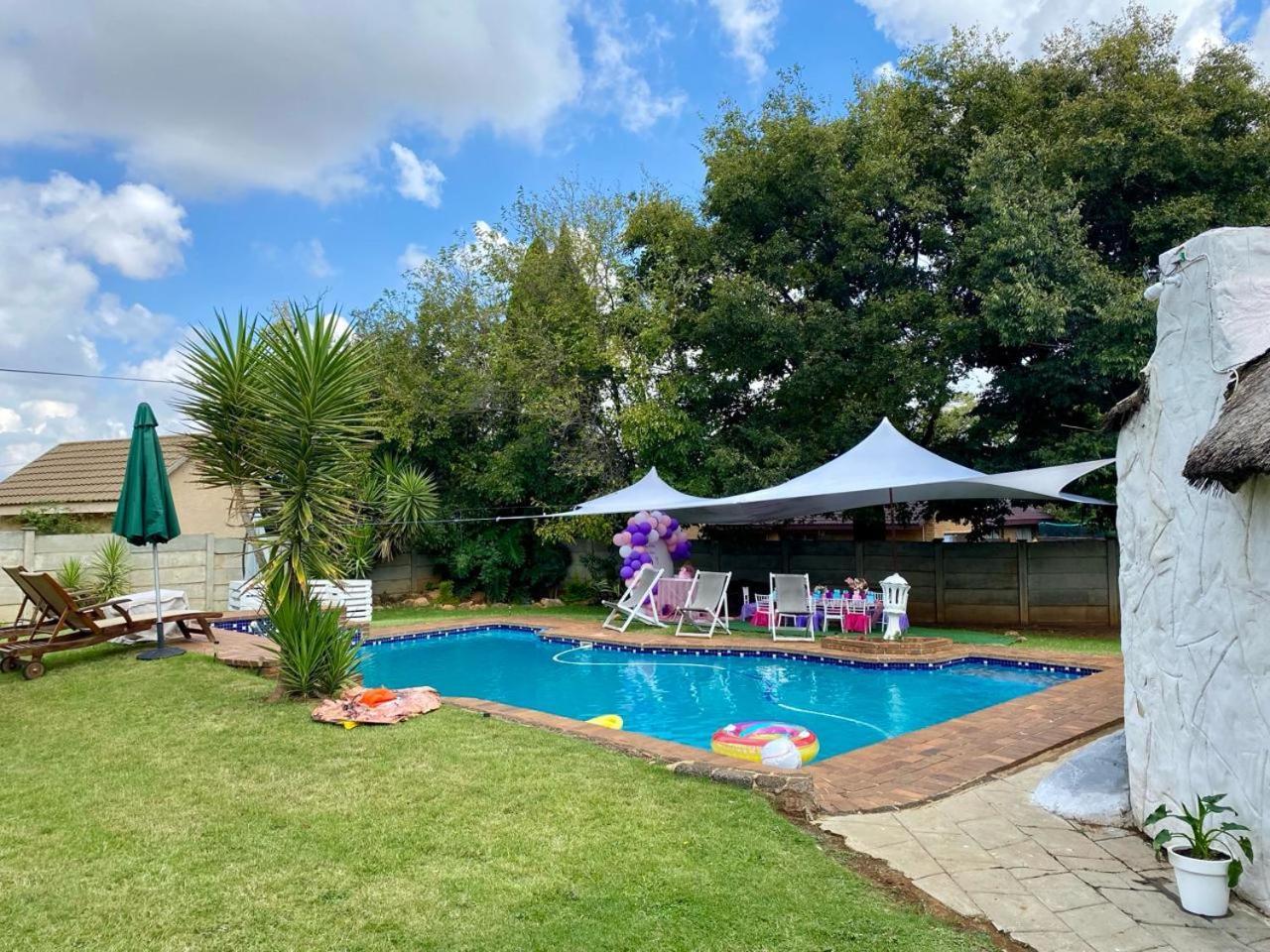 Horizon Garden Party & Events Venue Hotell Randfontein Exteriör bild